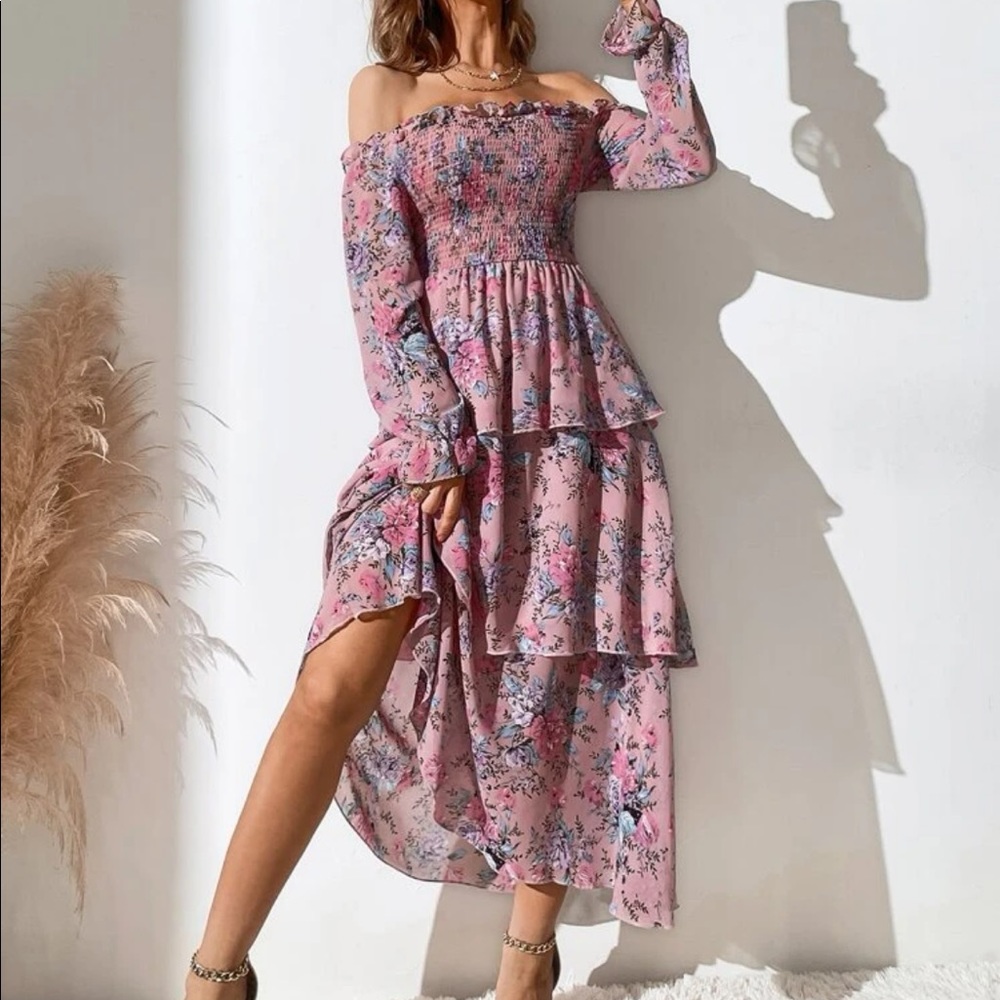 Boho floral print  off shoulder shirred layered hem maxi dress - Picture 6 of 15